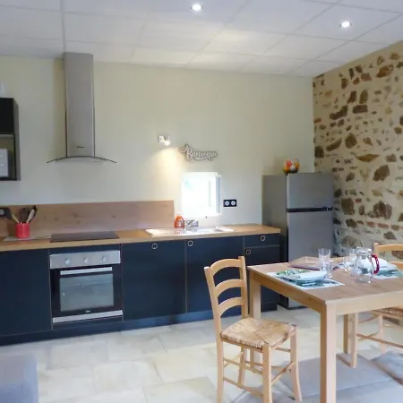 Avec Spa, Jeux Et Espace Bien-etre, Ideale Pour Familles Et Groupes Jusqu'a 8 Pers. - Fr-1-489-442 Holiday home Cressanges