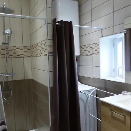 Avec Spa, Jeux Et Espace Bien-etre, Ideale Pour Familles Et Groupes Jusqu'a 8 Pers. - Fr-1-489-442 *